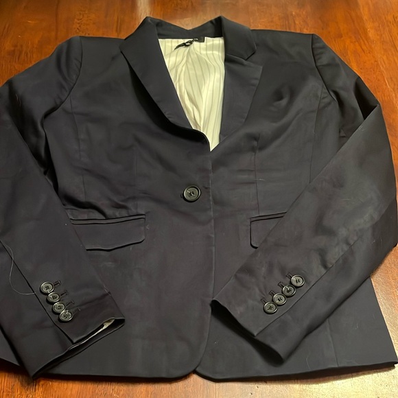 Ann Taylor navy one button blazer with pockets size 2 - Picture 2 of 8
